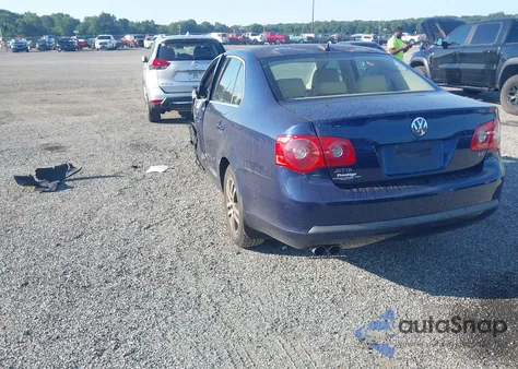 2006 Volkswagen Jetta 2.5 z USA, uszkodzony, nr VIN 3VWSF71KX6M754249